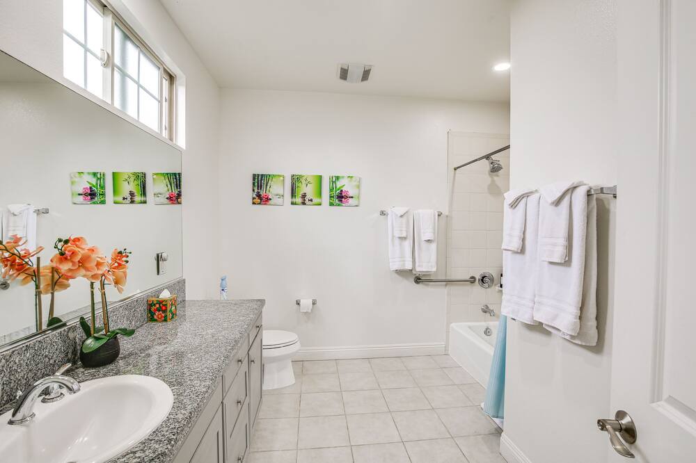 Photo of Bathroom in Anaheim Colony Historic District