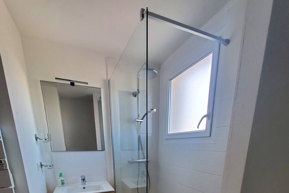 Photo of Bathroom in Calvisson