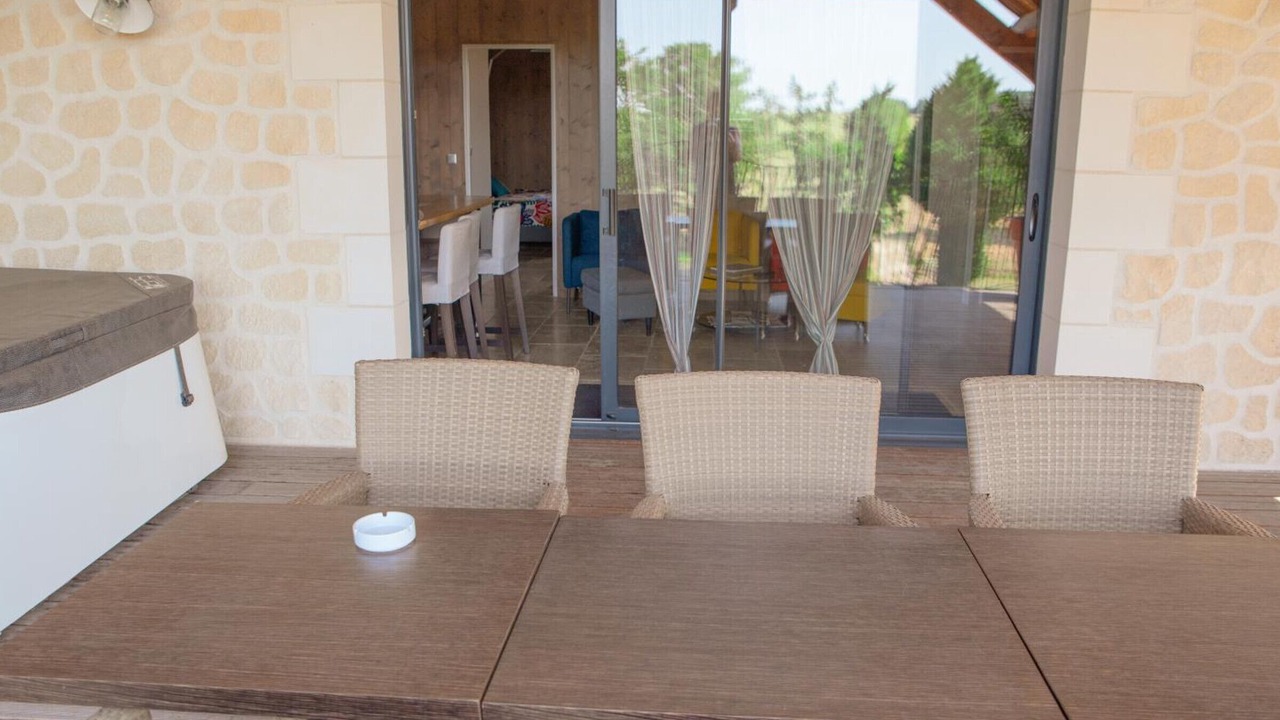 Photo of Patio Balcony in Sennevieres