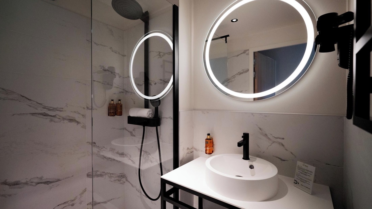 Photo of Bathroom in Ambronay