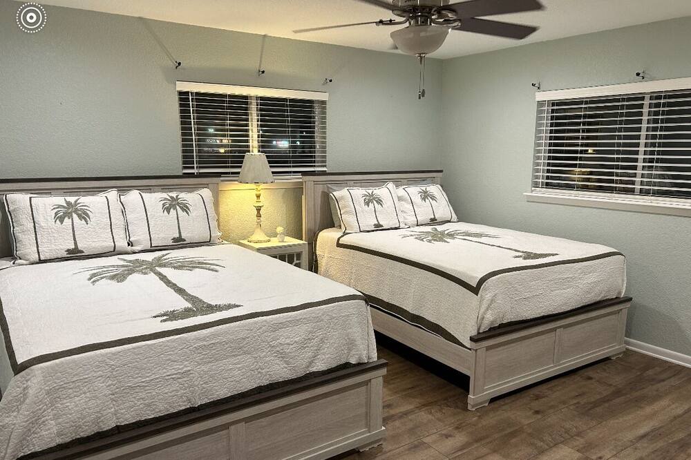 Photo of Bedroom in Crystal Beach