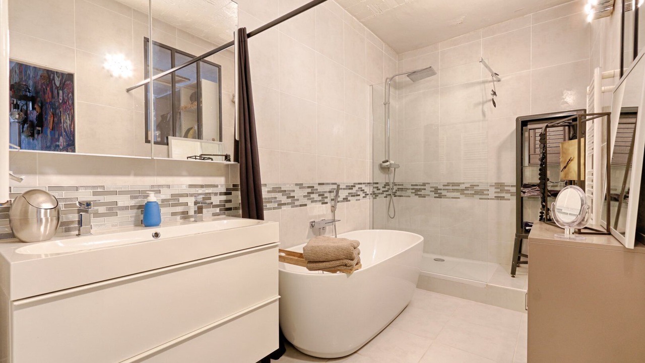 Photo of Bathroom in Saint-Denis