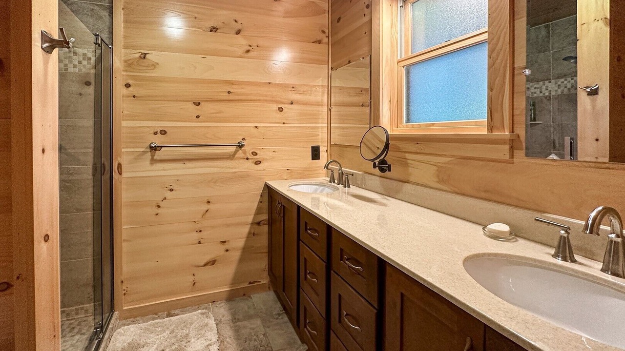 Photo of Bathroom in Inlet
