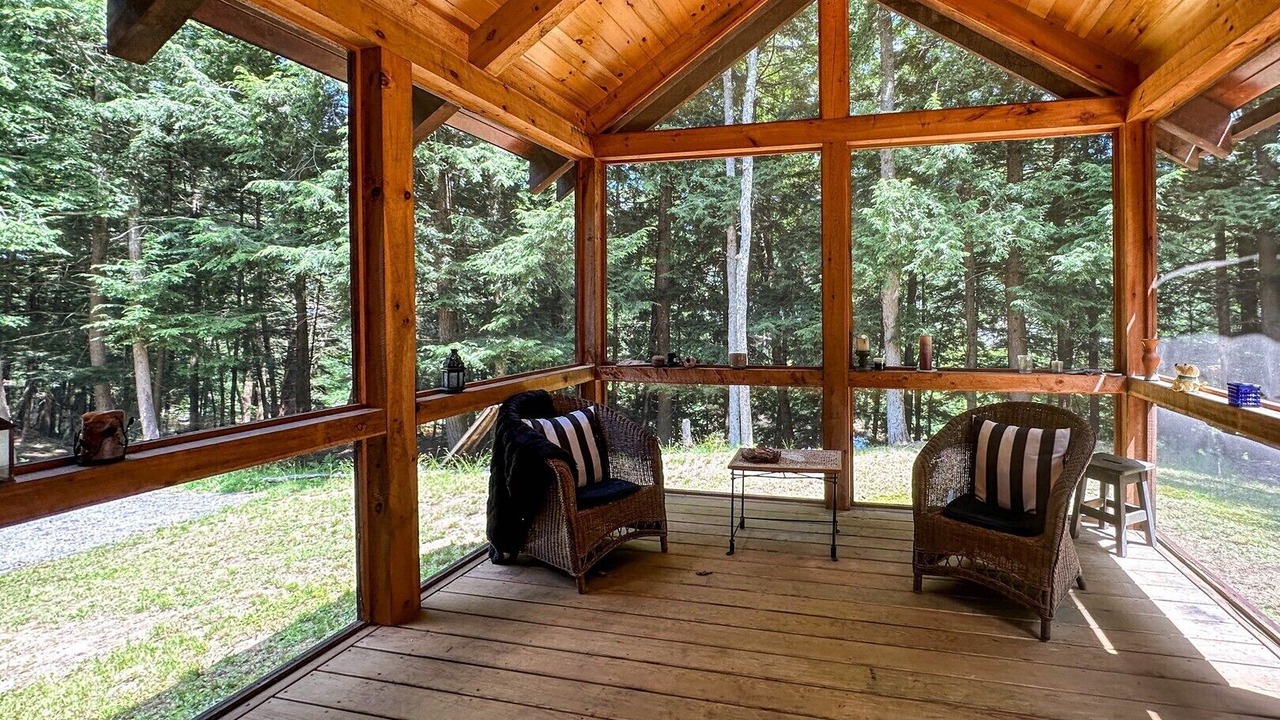 Photo of Patio Balcony in Inlet