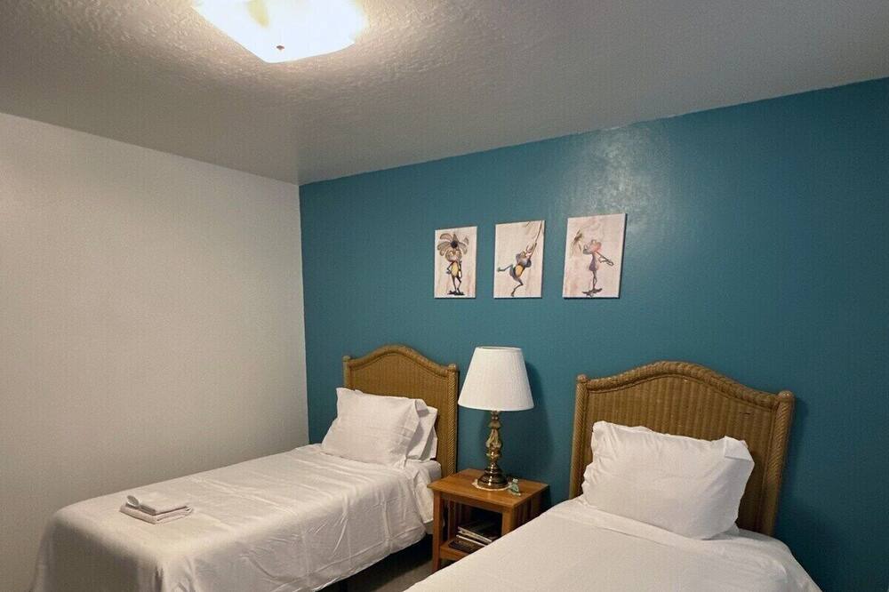 Photo of Bedroom in Covell Park