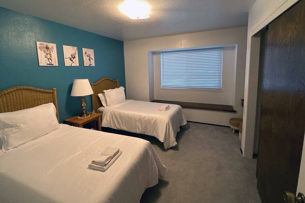 Photo of Bedroom in Covell Park