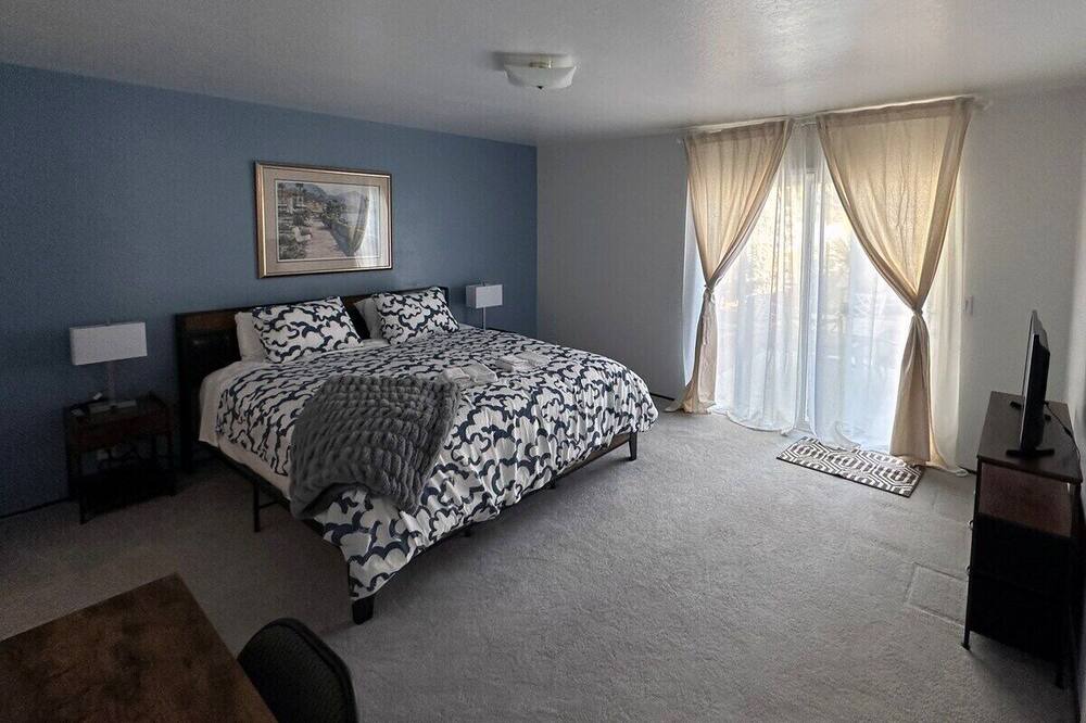 Photo of Bedroom in Covell Park