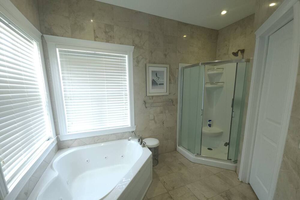Photo of Bathroom in Carrying Place