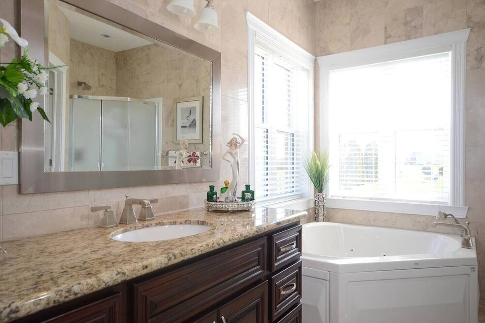 Photo of Bathroom in Carrying Place