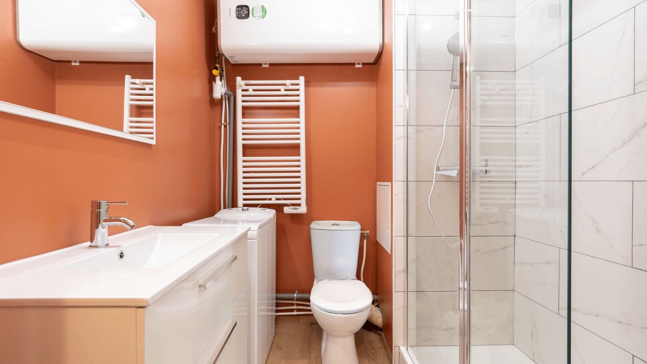 Photo of Others in Faubourg de Bethune