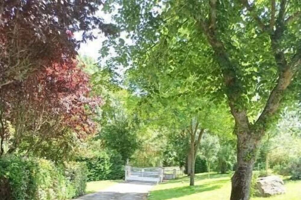 Photo of Outdoor in Maureville