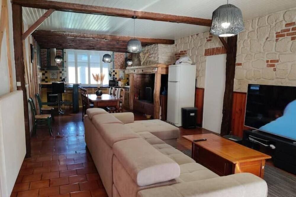 Photo of Livingroom in Maureville