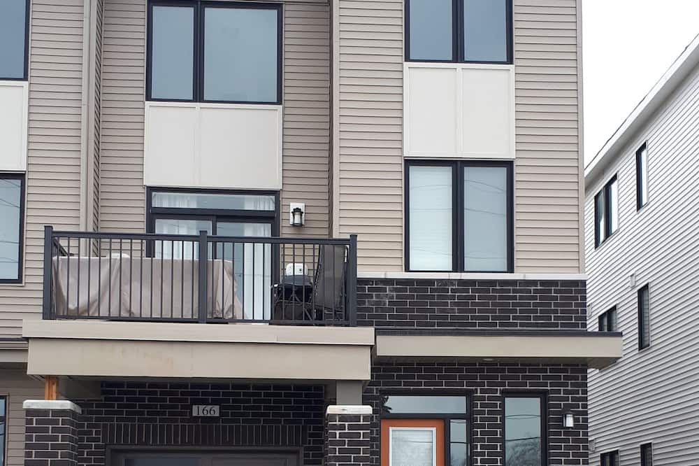 Photo of Outdoor in Ottawa Division