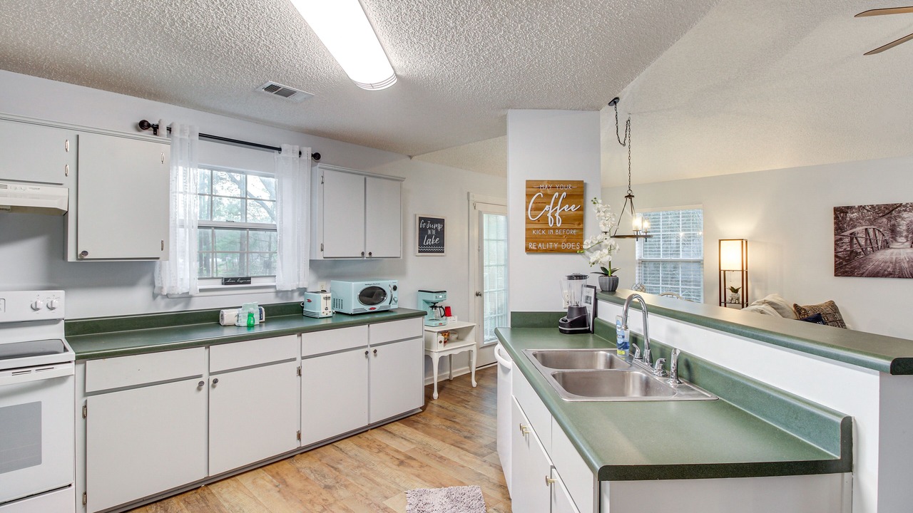 Photo of Kitchen in Midway