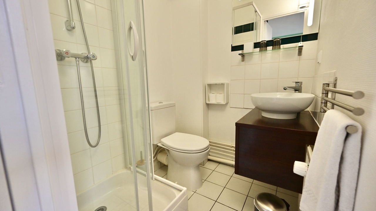 Photo of Bathroom in Montainville