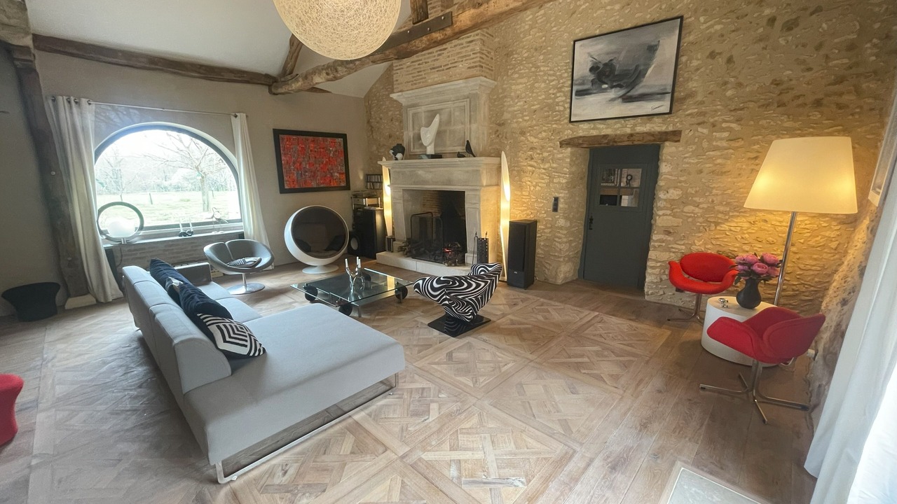 Photo of Others in Sainte-Alvere-Saint-Laurent-les-Batons