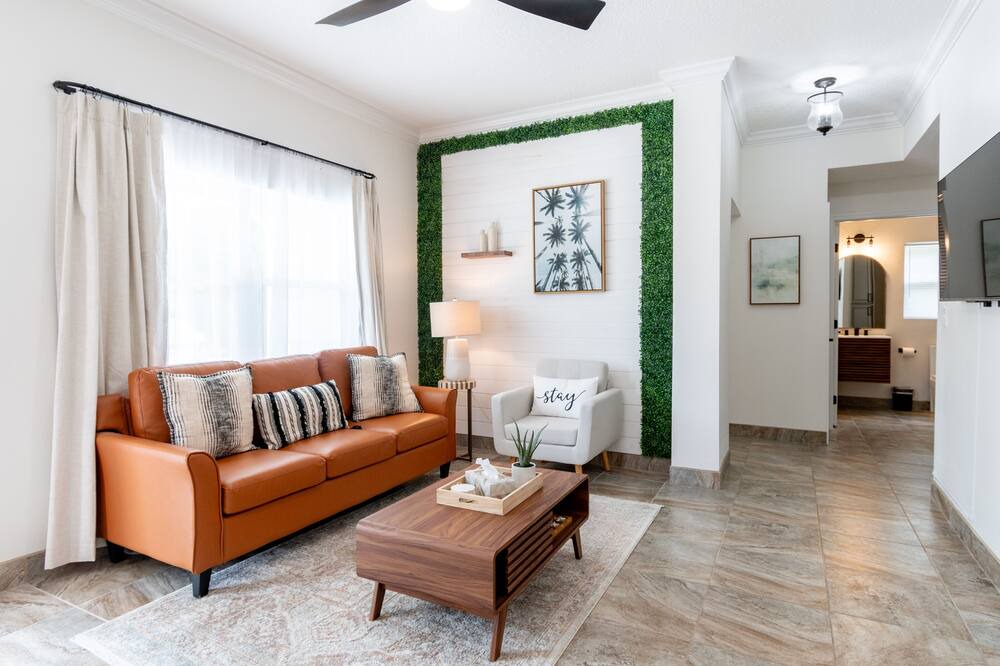 Photo of Livingroom in Crescent Beach