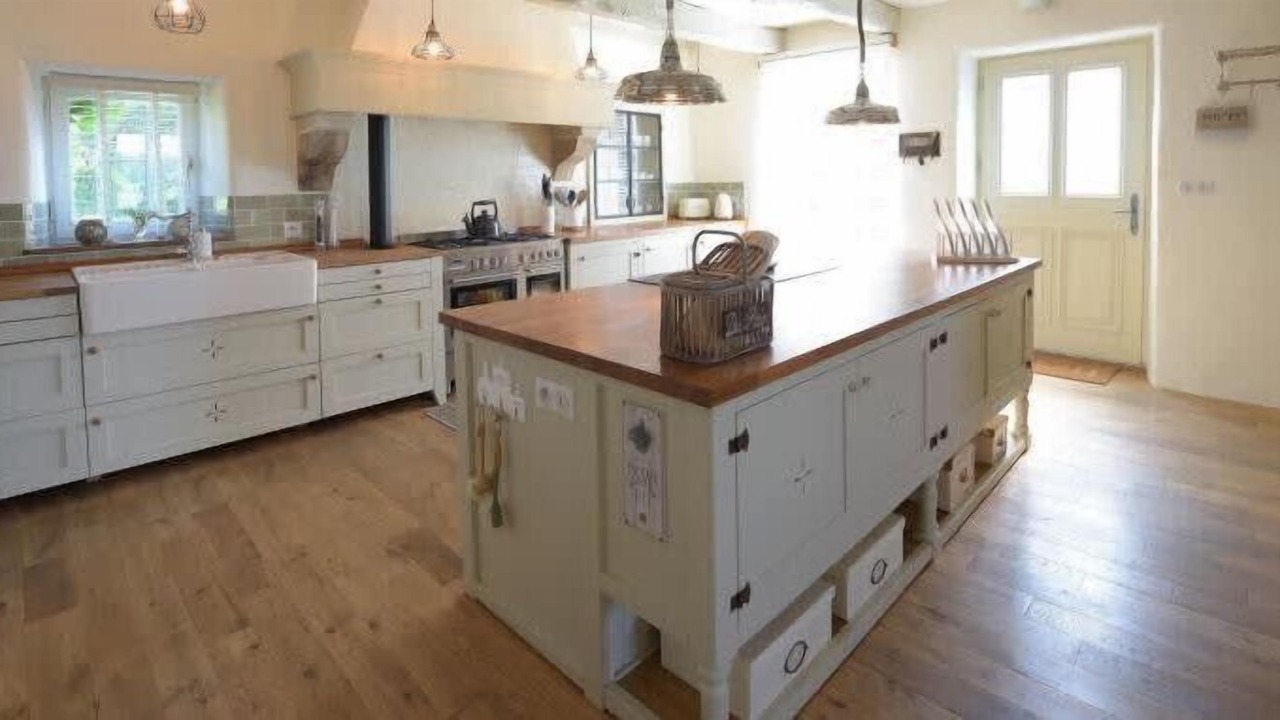 Photo of Kitchen in Villeneuve d'Aveyron