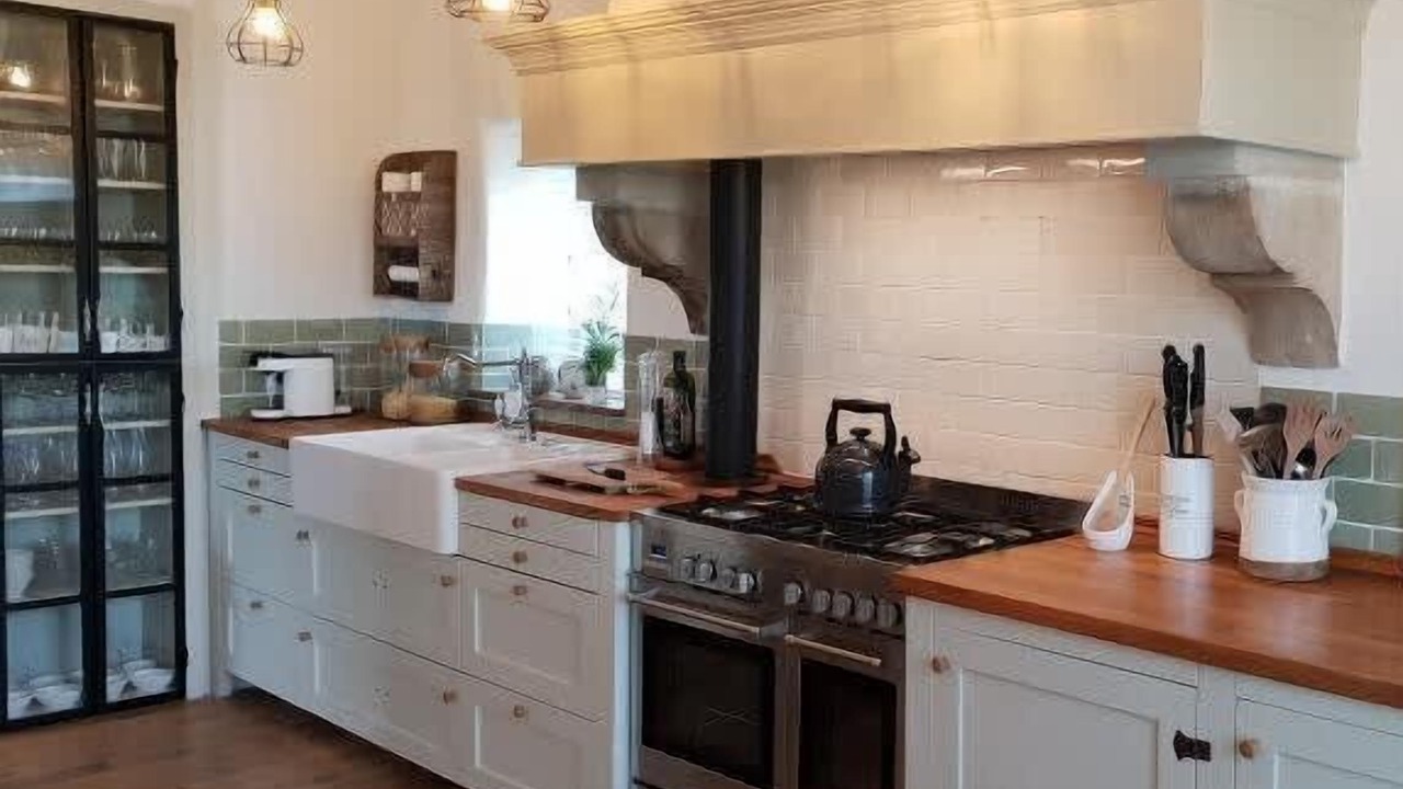 Photo of Kitchen in Villeneuve d'Aveyron