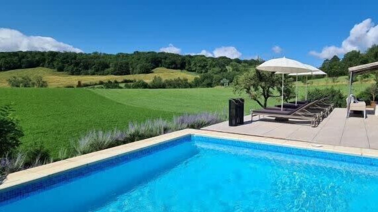 Photo of Outdoor in Villeneuve d'Aveyron