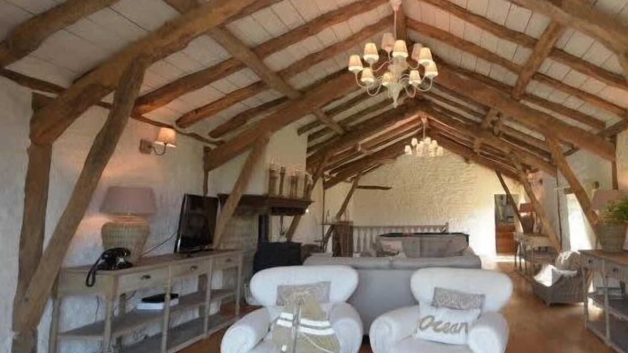 Photo of Livingroom in Villeneuve d'Aveyron
