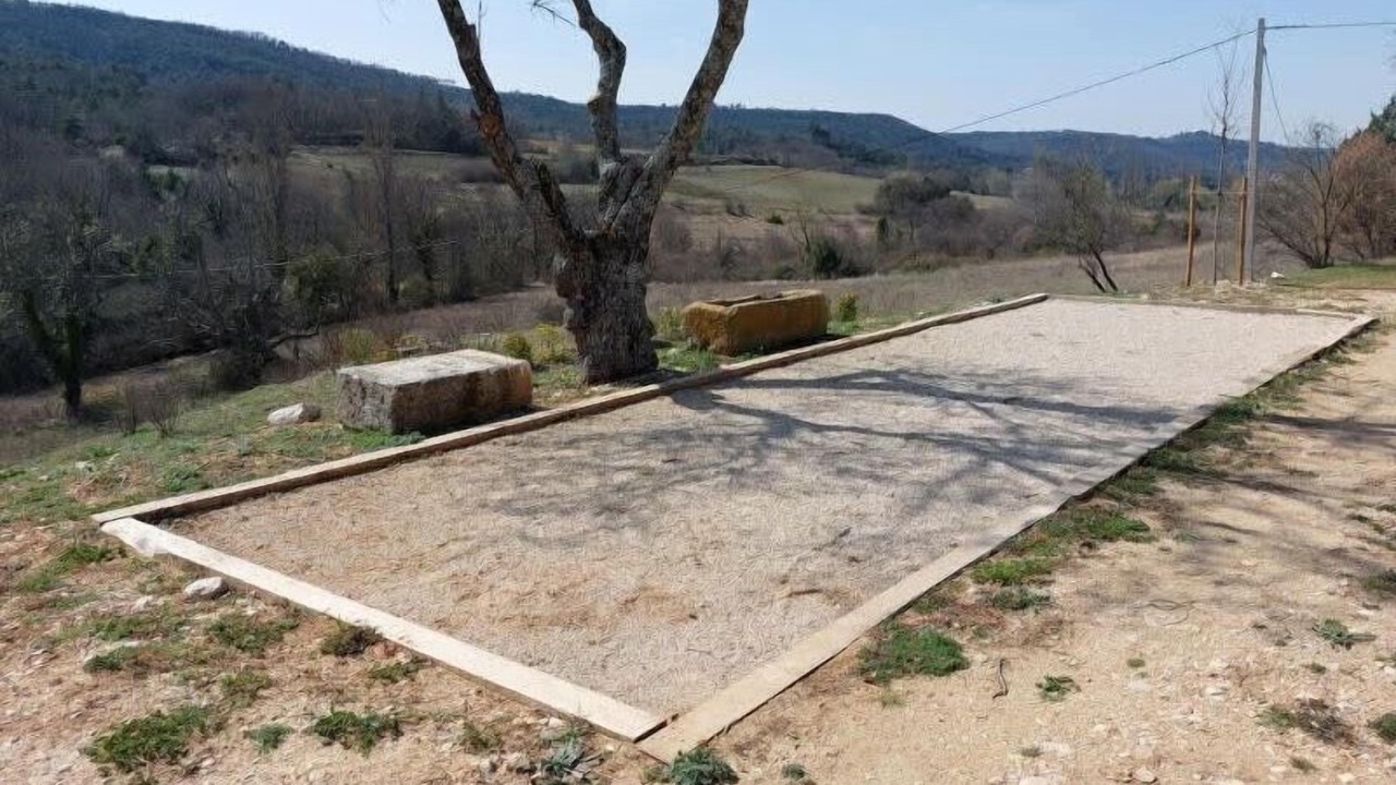 Photo of Others in Viens