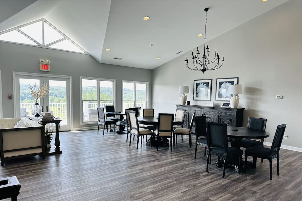 Photo of Livingroom in Goldbond