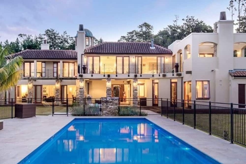 Photo of Others in Lucas Heights