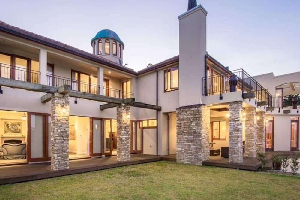 Photo of Others in Lucas Heights