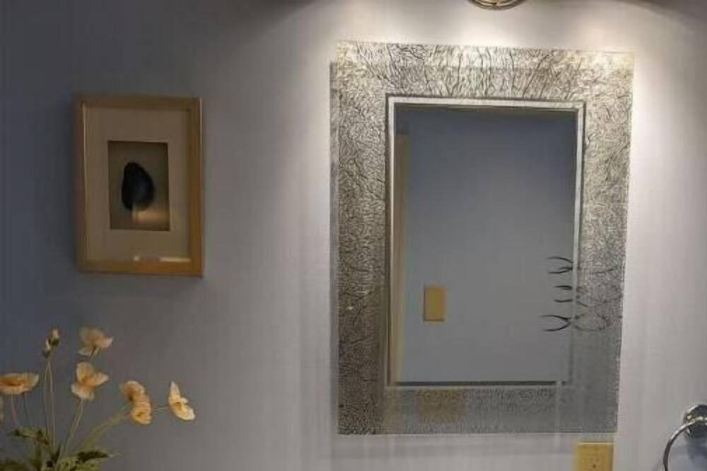 Photo of Bathroom in Centre Hall