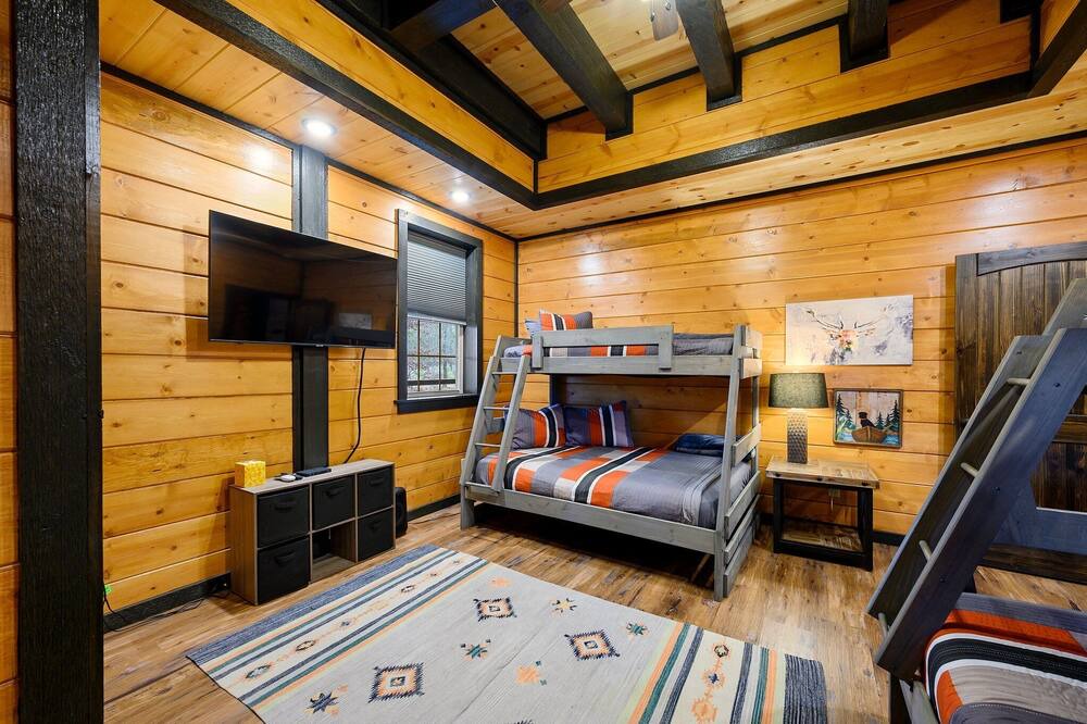 Photo of Bedroom in Hochatown
