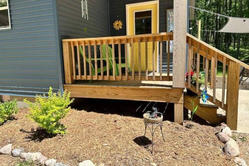 Photo of Outdoor in Irons