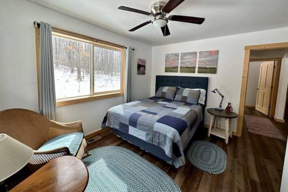 Photo of Bedroom in Irons