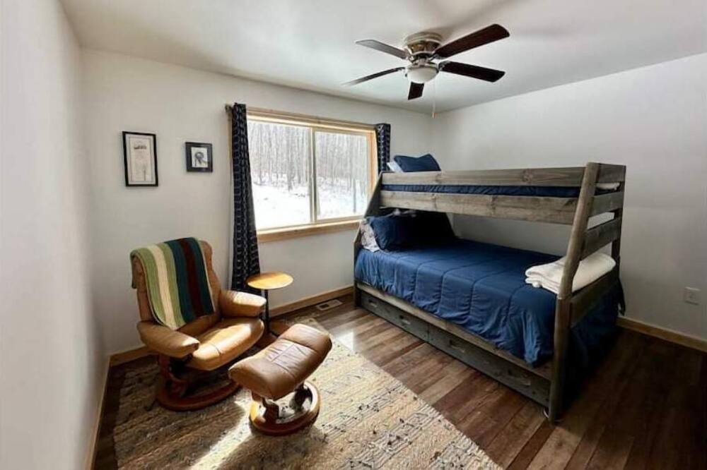 Photo of Bedroom in Irons