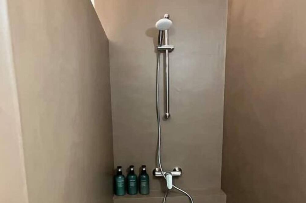 Photo of Bathroom in Cadaujac