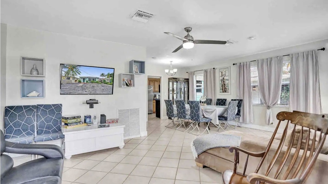 Photo of Livingroom in North Beach