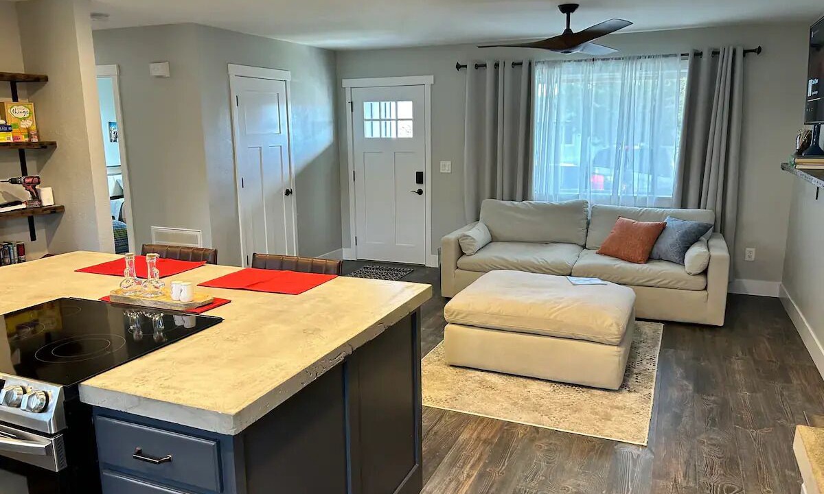 Photo of Livingroom in Benton City