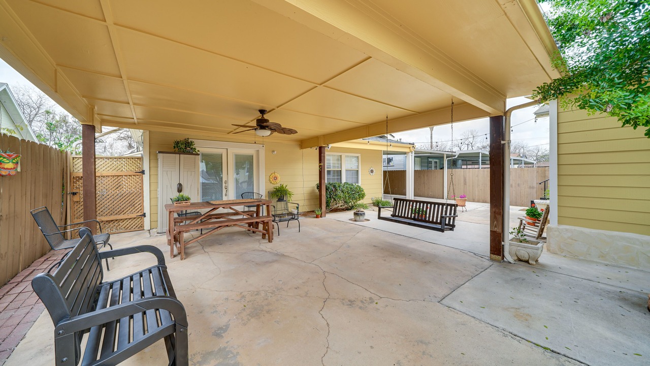 Photo of Patio Balcony in Northwest Los Angeles Heights