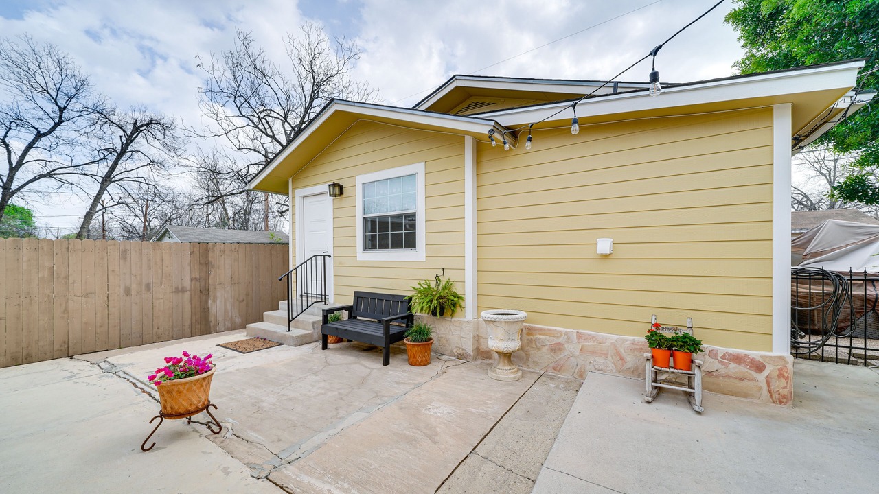 Photo of Patio Balcony in Northwest Los Angeles Heights