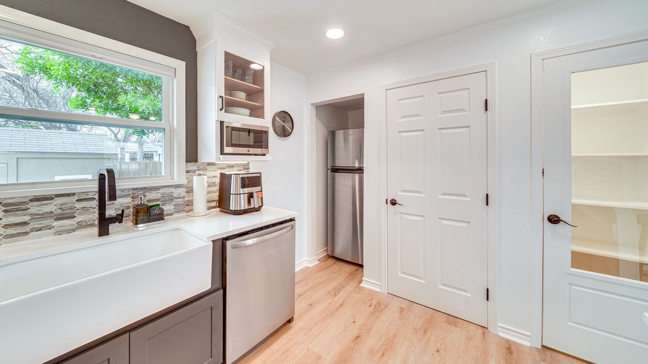 Photo of Kitchen in Northwest Los Angeles Heights