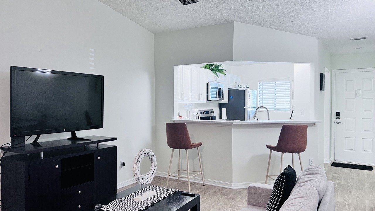 Photo of Livingroom in Baymeadows