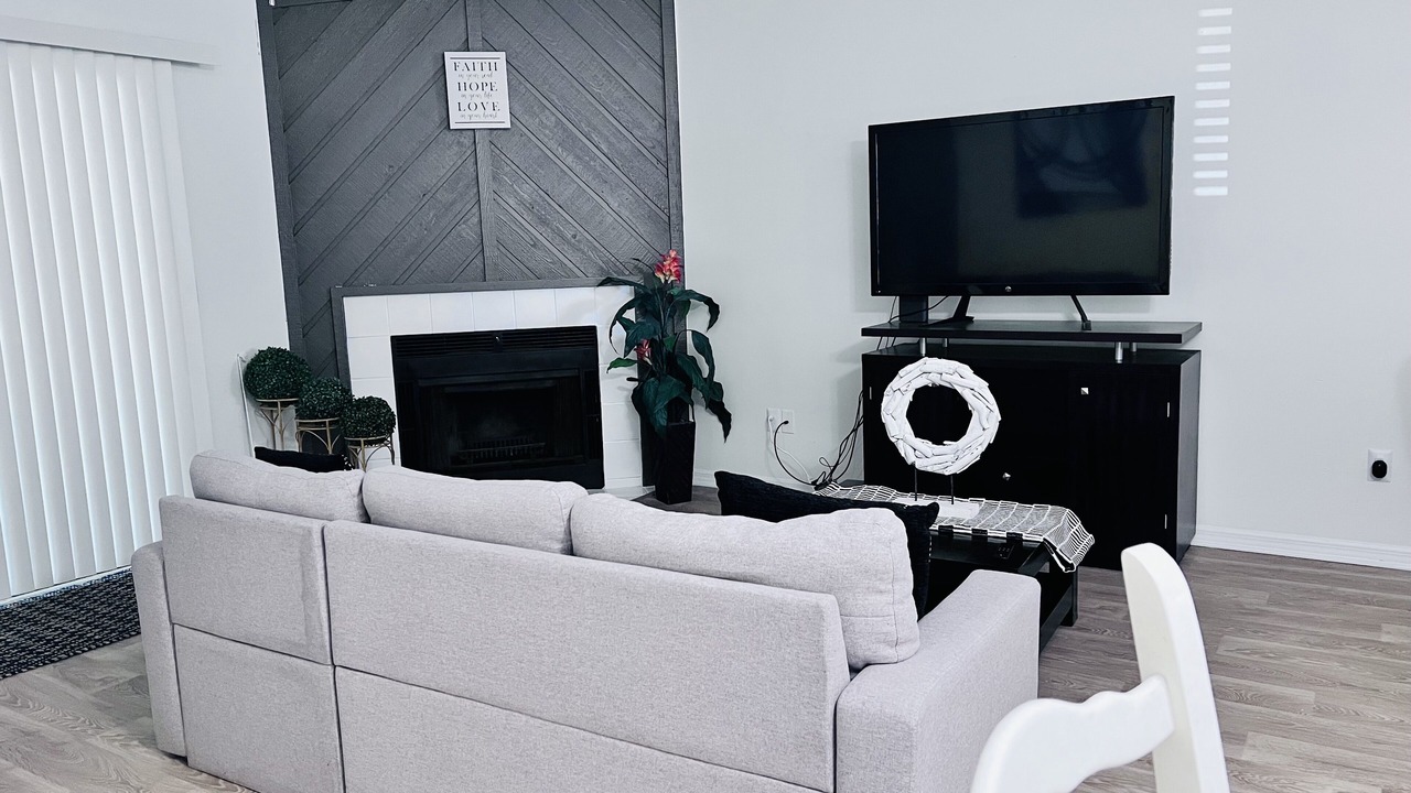 Photo of Livingroom in Baymeadows