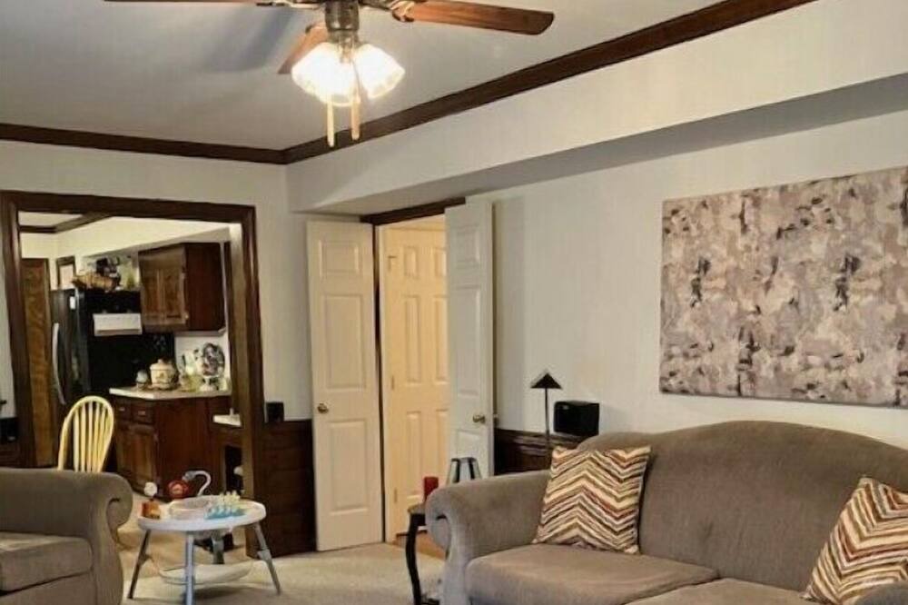Photo of Livingroom in Laurel