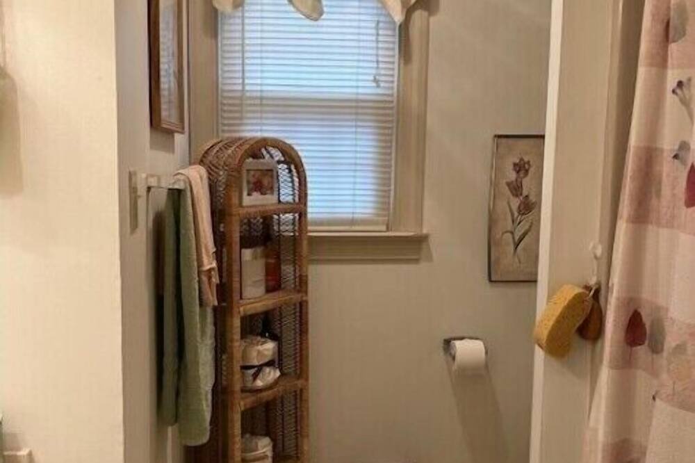 Photo of Bathroom in Laurel