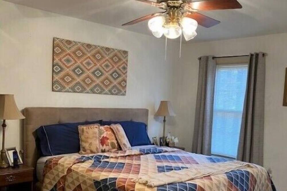 Photo of Bedroom in Laurel