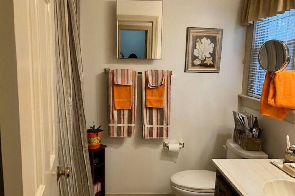 Photo of Bathroom in Laurel
