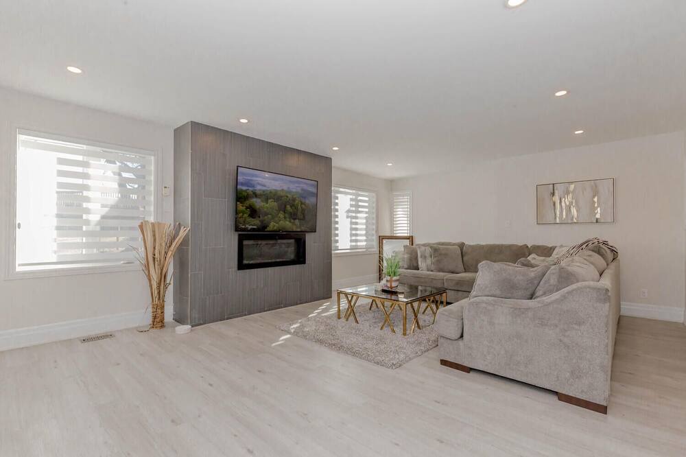 Photo of Livingroom in Halton Hills