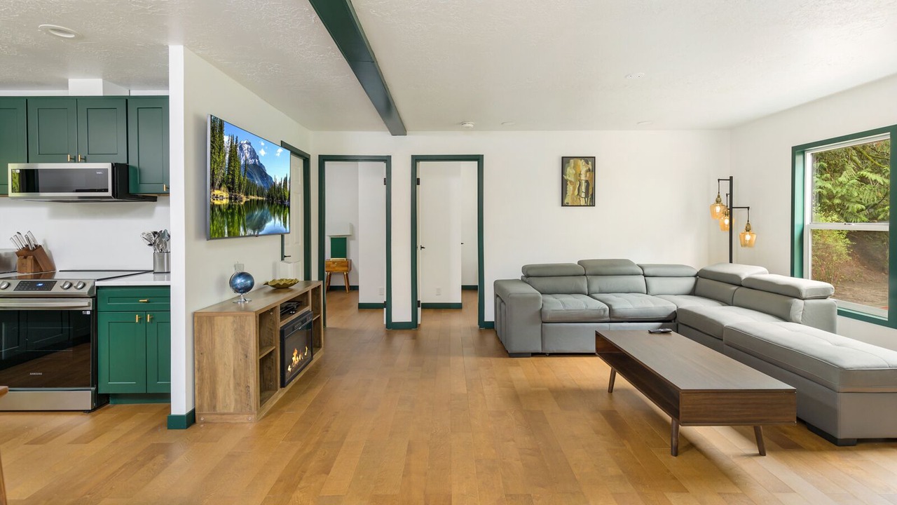 Photo of Livingroom in Rollingbay