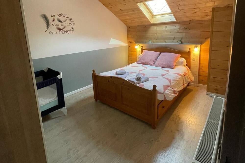 Photo of Bedroom in Chaum