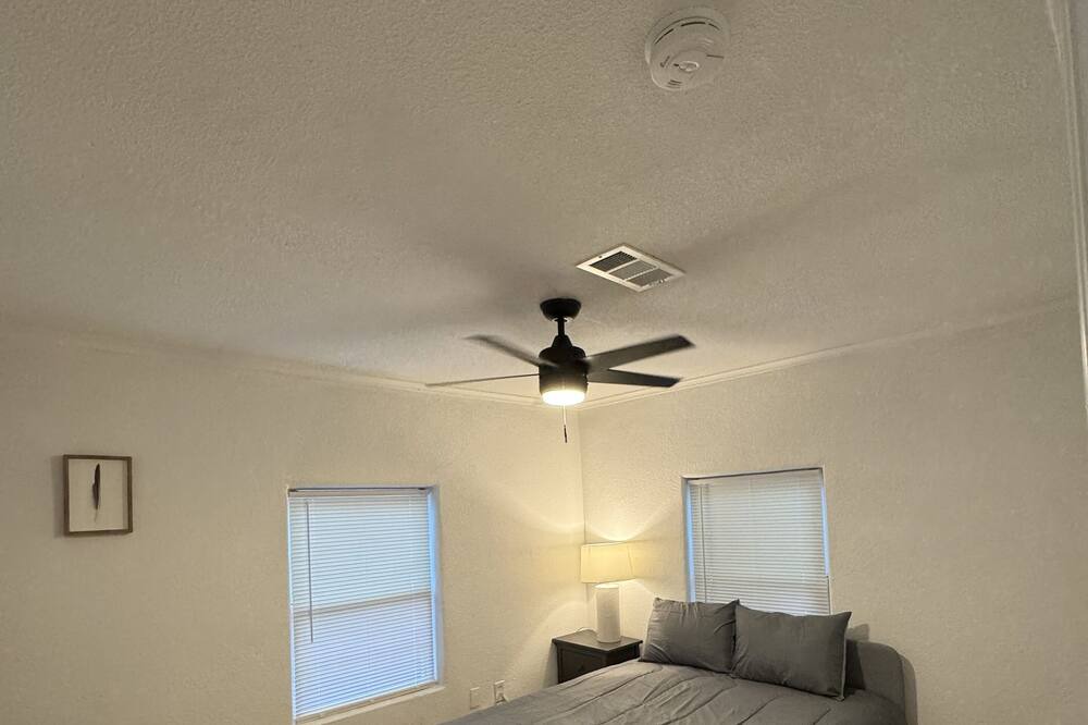 Photo of Bedroom in Handley